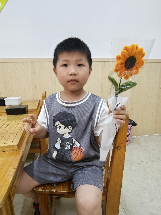 2、在本周的周末，我們迎來了一個非常重要的節(jié)日，是關于我們偉大美麗的媽媽們的節(jié)日——”母親節(jié)“_副本.jpg