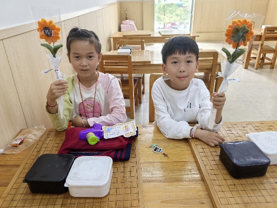 3、為了這個重要的節(jié)日，棋院為媽媽們準備了一份小禮物_副本.jpg